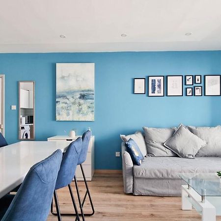 Modern Retreat: 2Br Stylish Apt With Comfy Rooms! Smart Tv With 200Mbps Internet Ларнака Екстер'єр фото